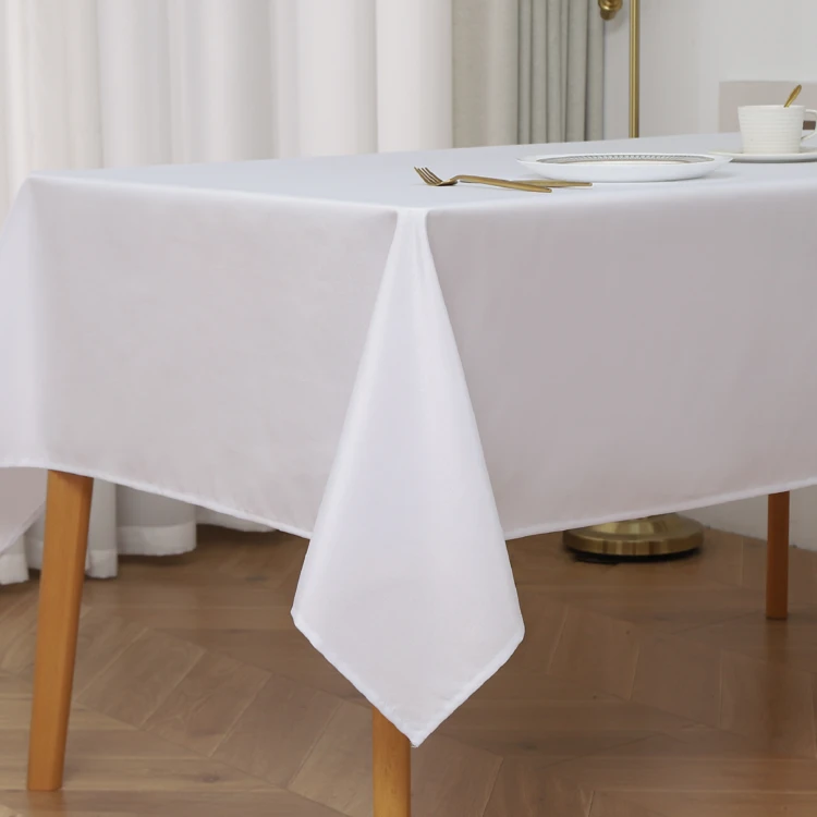 Nappe carrée et enduite antitache