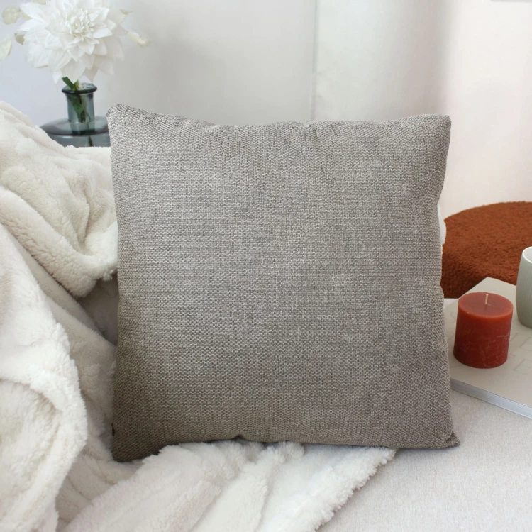 Coussin déhoussable en velours chenillé