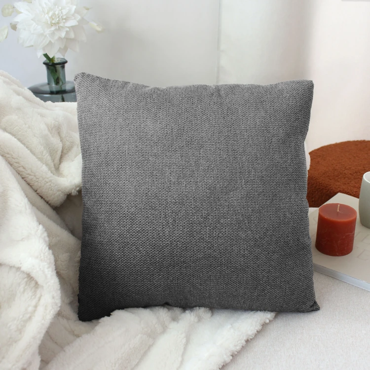 Coussin déhoussable en velours chenillé