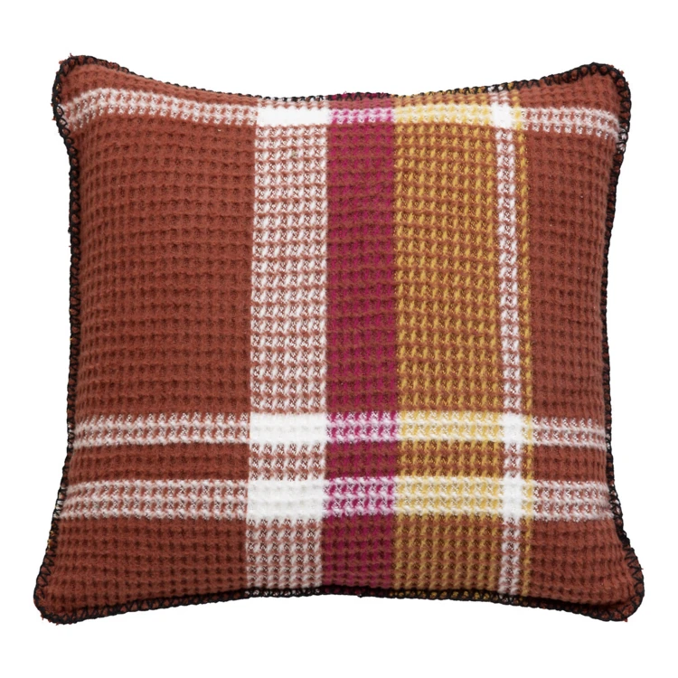 Coussin gaufré motif tartan et rayures