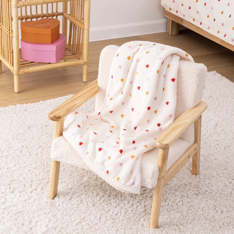 Plaid enfant en flanelle motifs coeurs