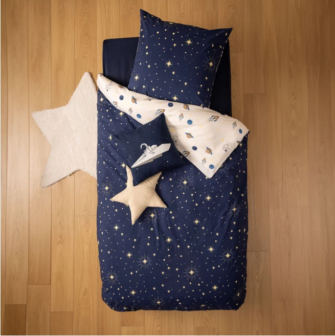 Conjunto de cama estampado espacio