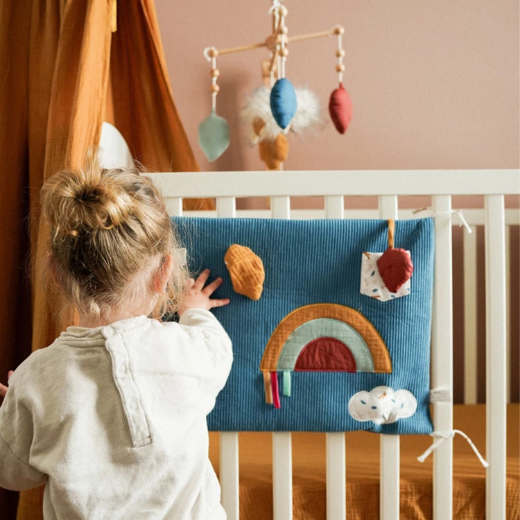 Mur d'activités pour bébé