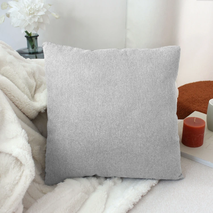 Coussin déhoussable en velours chenillé