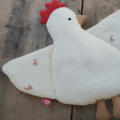 Doudou plat poule Love